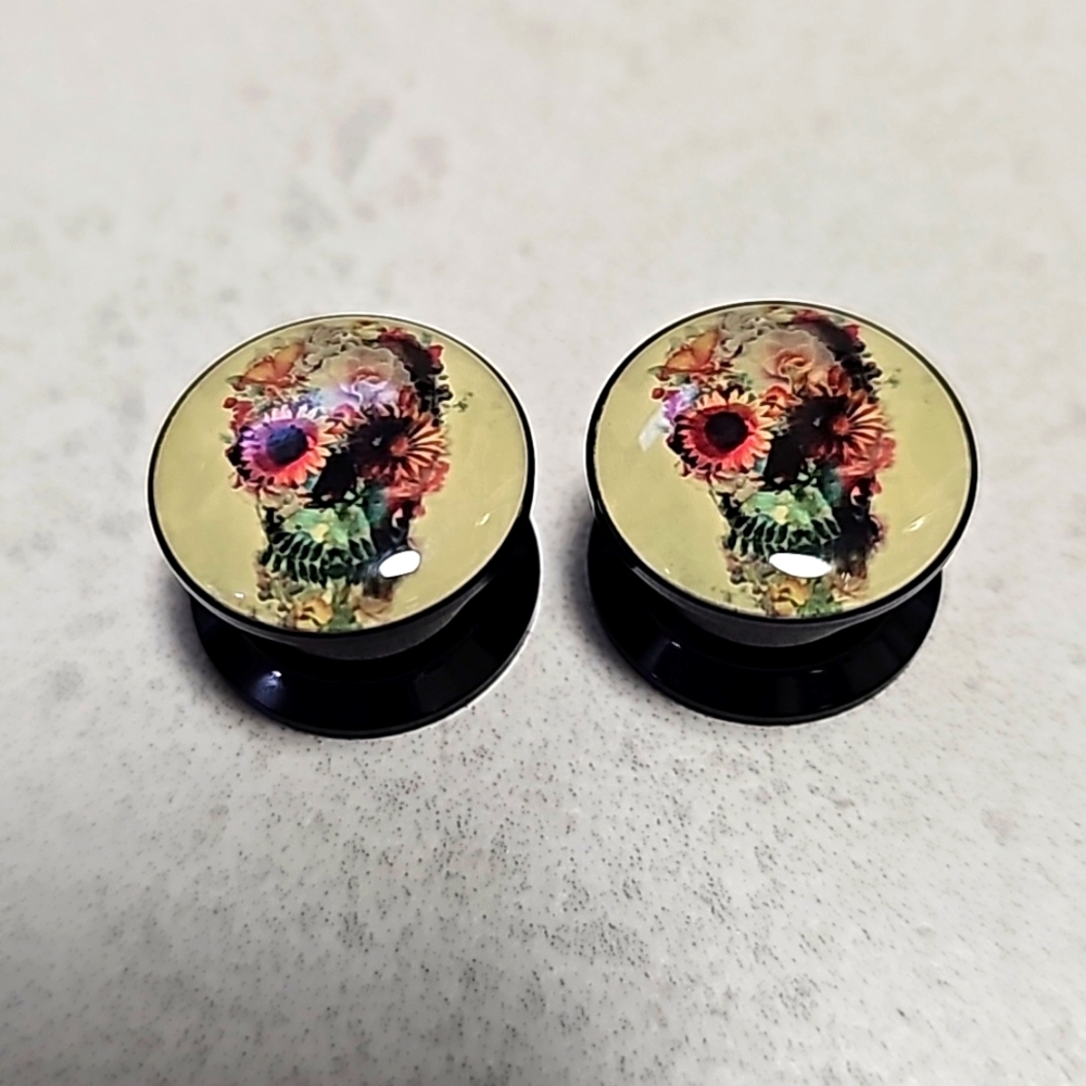 Flower Skull plugs gages size 9/16, screw on